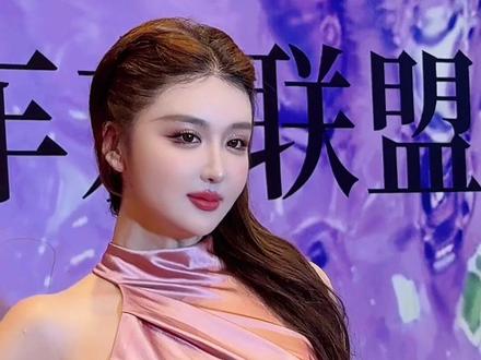 2025国际世界小姐中国总冠军陈蕾娜#陈蕾娜 #极品身材美女 #美到发光的瞬间 #好身材好气质 #性感可爱 @陈蕾娜(劳斯莱斯女神)