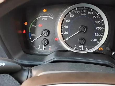 车主说补了个胎,胎压灯就再也消不掉了😂拆开一看,哦豁!#丰田卡罗拉 #胎压传感器 #胎压匹配