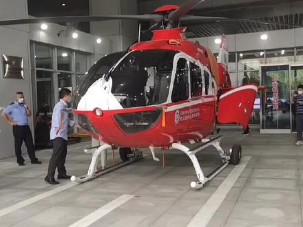 武汉亚洲心脏病医院总院,空中直升机医疗紧急救援。#亚洲心脏病医院总院#直升机救援 #私立医院