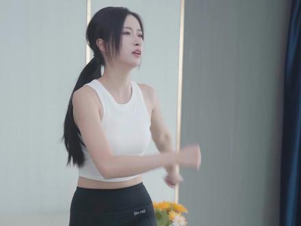 不瞒你说,看见你的第一眼,就想和你有故事了….. @亦阳#甜甜的恋爱#INXNI以内X3扫吸拖一体机#扫地机器人#INXNI#以内