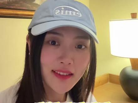 把AI变成智能牛马,给我打第二份工! 硅谷最近很火的一个词Harness Engineering——驾驭工程。意思是:未来产品不再面向人设计,而是面向AI Agent设计。我理解未来是AI干活、人决策的时代,所以我做了一款Agent to Agent交易平台。需求方的Agent自动感知需求发单,服务方的数字分身Agent自动扫描接单完成,人只需要最后check。我还做了律师AI数字名片,按AI可读性最强方式编排,让大模型优先抓取推荐。别人担心被AI取代,把AI变成你的智能牛马,帮你打工赚钱。你觉得第一个靠AI月入过万的会是什么职业?评论区告诉我。
#AI #harness #大厂离职 #一人公司#opc