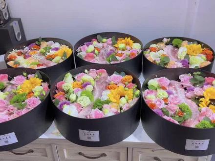 别具一格的谢师礼,五花肉鲜花礼盒,这是束脩之礼,在古代这是对老师的最高敬意!#我的花店日常 #同城好店推荐 #现场实拍