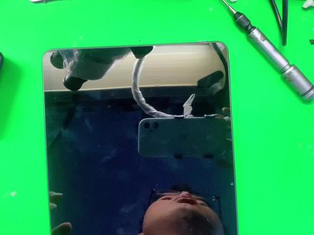 matepad11重摔后,经过小哥的一番操作后,焕发新生,再战几年没问题#matepad11 #屏幕维修与更换 #平板维修