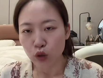 从漂亮国到他的城市我又要飞八个小时在我手机没有网络的八个小时里他跟我坦白了一切#杨怼怼