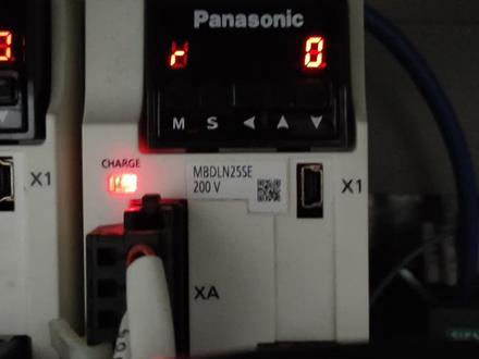 松下驱动器速度设置
1:点S,
2:点M,
3:PAr000改成PAr008,
4:点S,
5:数字改大小选择快慢,
6:长按S保存,
7:点M~EE_SEt,
8:点S进入,
9:长按上键到保存
10:关电