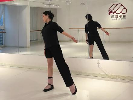 既然大家喜欢,那我的电子闺蜜们,你们就跟着好好学哈🤗#抖音热门舞蹈计划 #爱如空气 #简单易学 #舞蹈 #抖音潮流舞蹈地图