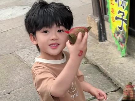 北方的朋友吗?你们真的不爱吃咸肉粽嘛? #人类幼崽日常#端午肉粽#南北粽子#盐分做减法加加鲜开挂