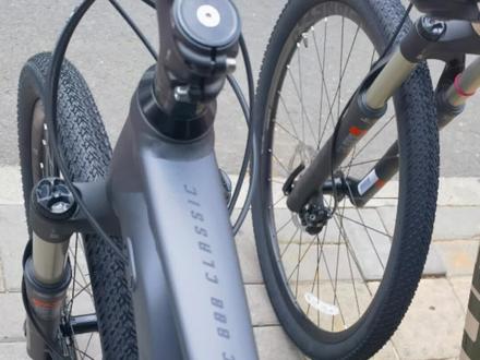 23款冲刺标捷安特xtc800classic Shimano 30速专业入门级变速,禧玛诺油压碟刹、气压前叉,SL级铝合金,三个颜色 消光星河灰/银灰/杏子中灰!3798
#捷安特XTC800 #让骑行成为一种生活
