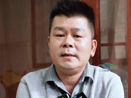 龙宇亨爸爸龙建忠:儿子从小好动,最爱翻跟斗,6岁开始连蹦床,哭了也要继续!#三江侗族自治县#风情三江#蹦床个人冠军 (记者:杨晓雷 龙佳倩 莫江泉)