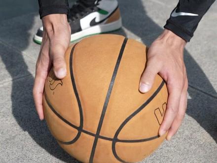 #witess 超纤翻毛材质,耐磨新推出#篮球 #篮球🏀 #爱篮球爱生活 #拿球说话