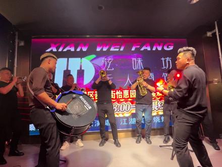 #现场即兴真人真唱 渭南弦味坊酒馆乐队师傅很厉害@弦味坊-乐人小馆 #感受一下音乐现场感染力