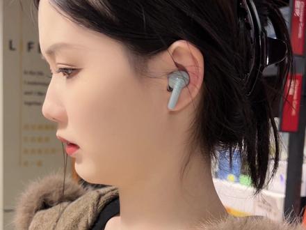 戴上REDMI Buds 8 青春版,进入沉浸式阅读模式! #新品上新#蓝牙耳机#红米Buds8青春版#性价比超高#好物推荐