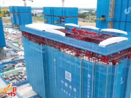 智能建造!山东首台“造楼机”落地青岛