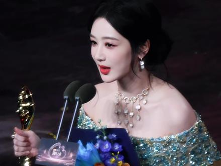 “小猴紫的获奖发言就这样听的人心软软的~”
#杨紫 #微博之夜2026 #生命树剧粉