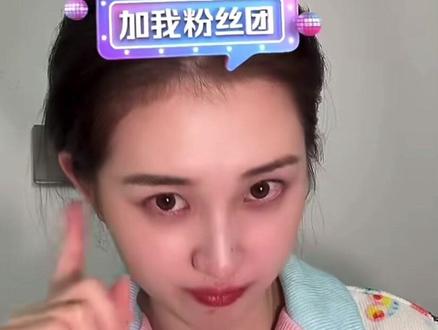 #郭宇欣#黄浩雯#孙艺燃#新摩登时代 任何一个行业、一个圈子,从来都不是只靠一种人撑起来的。短剧行业也一样,有台前亮眼的演员,幕后写故事的编剧,把控节奏的导演,负责拍摄、剪辑、运营、商务、宣发的人,还有默默做后勤、场务、道具的人,缺了哪一环,都走不远。
欣宝怼的好,就该怼,本来都是好朋友好同事,总有那不和谐的声音#这么诚实的妹子 @郭宇欣