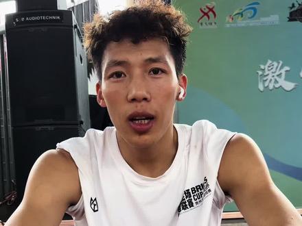 努力就是最好的天赋,今天晚上8点30线下马边体育馆线上锁定@许杭【YGC】 直播间观看半决赛YGC VS雷波县#YGC球队 #韦鸽子