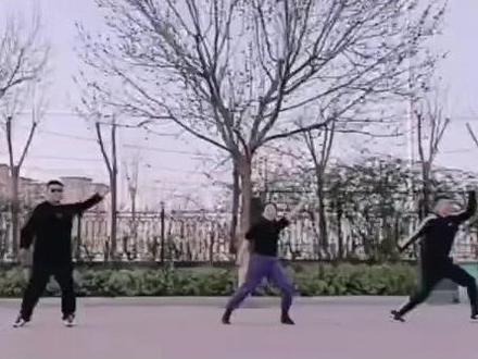 #快乐与年龄无关快乐就这么简单 #满满的青春气息 ,生命在于运动健康在于行动