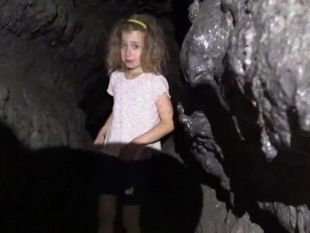 洞穴探险,发现一个小女孩 #悬疑案件 #都市怪谈 #探险