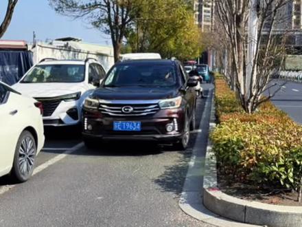 窄路侧方停车,一条视频教会你 #侧方停车技巧 #窄路侧方停车 #驾驶技巧 #用车小知识 #新手司机