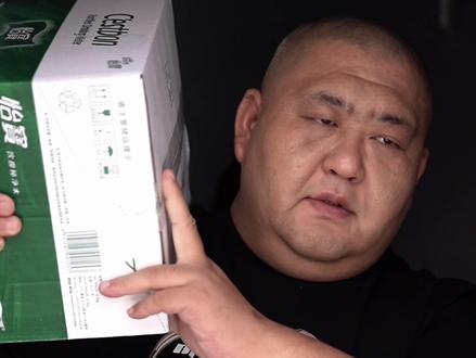 兄弟情就是“酒瓶不上桌”的感情#都是男人#兄弟情 #喝酒这一块