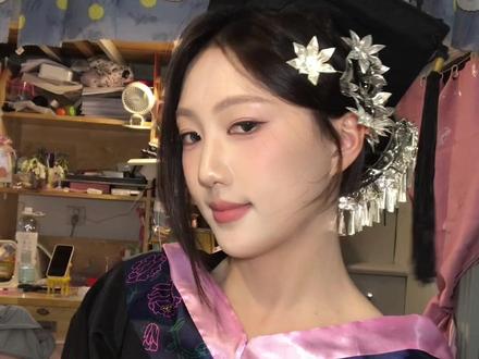 发型教程来喽来喽!知道大家着急~所以立马拍了!#毕业妆造 #学士服毕业照 #学士服 #毕业照妆容 #学士帽发型