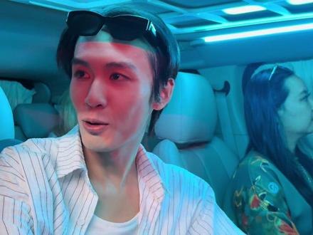 这是一期教东东使用AI的搞笑合集。@🧑🚀东东 #刘宇航 #抽象 #日常分享 #豆包 #deepseek