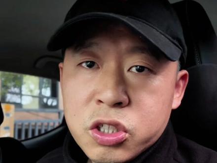 小米车主喜提新车,还没出园区,结果把销售给撞死了。#小米汽车 #小米su7 #汽车 #交通事故 #4s店