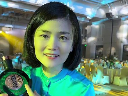 星耀盛世,无论是颜值还是酒质性价比都值得推荐,双十一爆款不要错过。#睿合汇酒业