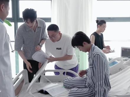 7️⃣3️⃣0702-11医院 一脸懵的雷子,看热闹的月月