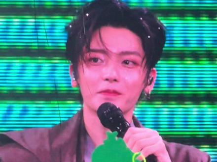 要爱一个自身就好的人🥹#侯明昊