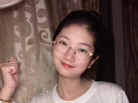 你知道富贵险中求的下一句有多警醒吗?
富贵险中求,也在险中丢。
求时十之一,丢失十之九。
可怜之人,必有可恨之处;可恨之人,必有可悲之苦。
不听老人言,吃亏在眼前。
尽信老人言,终身难向前。
种瓜得瓜,种豆得豆,世间祸福,自作自受。
画龙画虎难画骨,知人知面不知心。
观棋不语真君子,饮酒多言是小人。#传统文化读书 #人生感悟 #情感共鸣 #国学文化 #热门