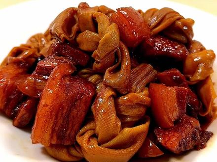 中秋餐桌上可以来上这么一道一口爆汁的百叶结红烧肉感觉肯定很好#百叶结烧肉 #抖音美食 #家常菜教程 #中秋家宴菜 #好吃到停不下来