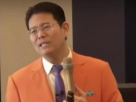 每年最少捐款500万资助贫困学生