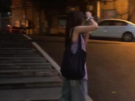 带走了我的天真 就别抱紧我别安慰我