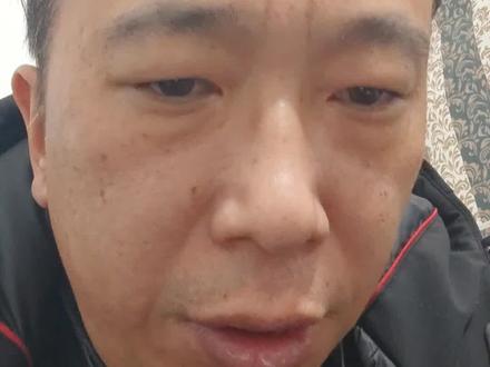 无缝焊接门窗玻扇玻璃安装过程。#无缝焊接门窗 #高端断桥铝门窗 #系统门窗 #窗纱一体 #断桥铝门窗