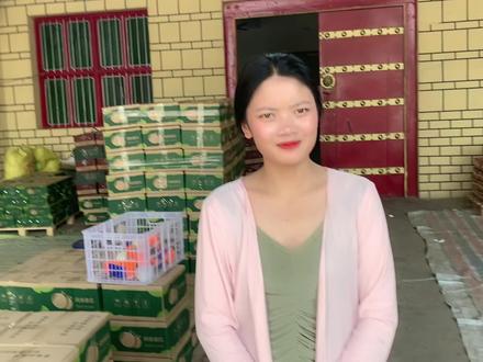 中国老公吃槟榔中奖一枚黄金戒指,老挝媳妇开心的合不拢嘴! #老挝媳妇