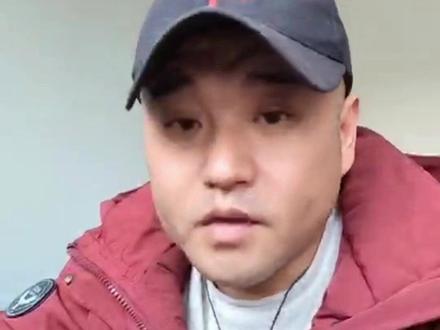 天生神力? 15岁少年轻松掰苹果,更是掰断臂力棒
#人间百态