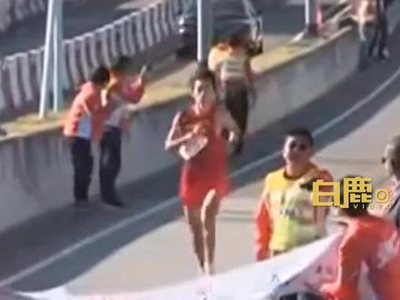 港珠澳大桥马拉松不让中国冠军冲线#马拉松 #港珠澳大桥 #冲线