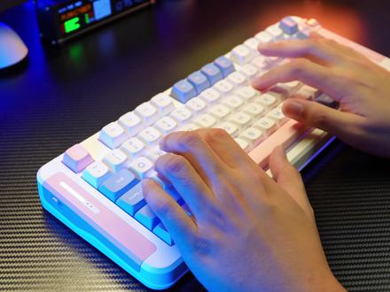 什么新品又卖断货?迈从X75三模无线键盘上手,颜值至上!还更HIFI!它只需要299就能入手的粉色系少女心三模无线键盘。#迈从x75 #客制化键盘 #机械键盘 #无线键盘推荐 #cs2