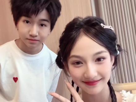 姐姐平时都化这么浓的妆吗? #姐弟 #厨神学院 #一起美到发光 @馨瑶呀🌙