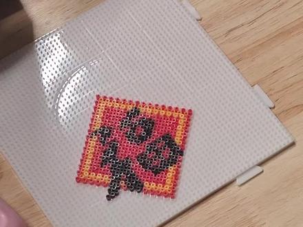 包教包会的烘焙布完美无孔教程~
#拼豆 #烫豆教程 #手工入门指南 #拼豆教程 #新手拼豆
图纸是小红书@我就是ve 老师出的明日方舟角色图纸的福字部分~
评论区欢迎提问~