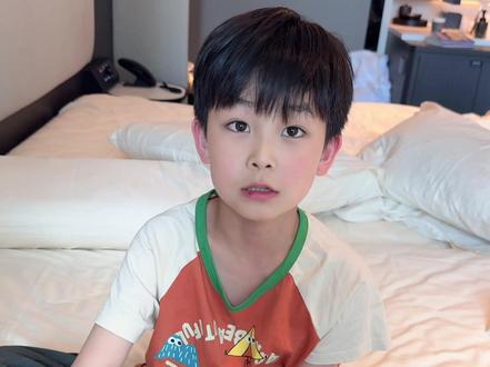视频是昨天在武汉录的,昨天晚上就已经闪现杭州了,有点意思🤔#男孩#小学生 #五一假期 #武汉 #男孩