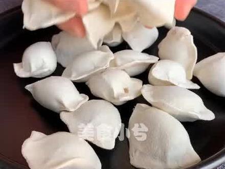 煮速冻饺子,有人冷水下锅,有人开水下锅,都不对,教你一招,饺子不破皮不露馅 @DOU+小助手 #饺子