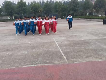 初一二班篮球操比赛片段一等奖!#记录校园生活 #孩子们棒棒哒 #活力校园