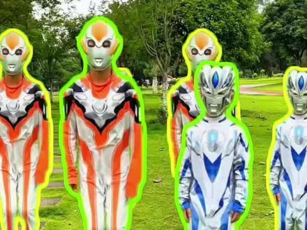 奥特曼挠脚心 你相信光吗 #你相信光吗 #二次元 #奥特曼儿童动画片 #在拍一种很新的vlog