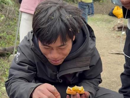 #荒野求生林北文车车退赛 张家界七星山荒野求生决赛第10天 “荒野林北”今天退赛 打算携女友去海南 三亚温暖的地方逛一逛 回家继续从事家具行业的工作#张家界七星山 #林北 #退赛