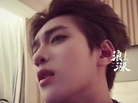 2026年1月10日,网红"起床了小澈"在直播中被发现化妆台出现抗艾滋药物"艾诺米替片"。#网红#艾滋病#退网