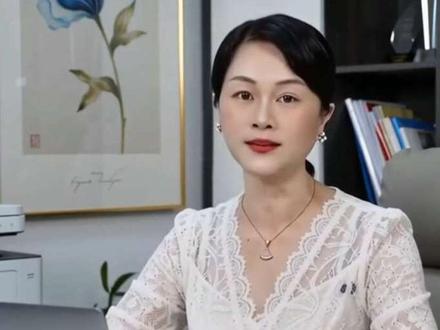 盈公主和纳迪尔,还会复合吗?
表面恋爱脑,骨子里事业脑。她可以拿恋爱助推事业,但绝不会让恋爱拖垮事业。
不复合,就是最好的结局,也是彼此最好的开始。
#盈公主#纳迪尔#大女主 #女性成长#网红八卦 #盈公主