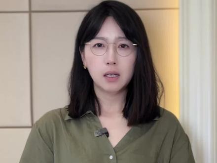 #媒体人精选计划 “妈妈,你是否也打听过我?”真正的思念不是声嘶力竭的哭喊,而是无声文字里震耳欲聋的遗憾……搬瓜少年一篇《我的妈妈》看哭全网#瓜地里的少年 #文字无声却震耳欲聋具象化了 #广电V光@抖音小助手
