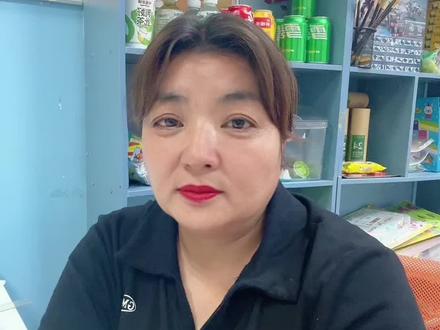 中考录取加分政策主要针对特定群体,具体分为三个加分档次,并明确了申请流程和注意事项。以下是详细说明:
一、加分项目及分值
1. 加34分
• 烈士子女(含烈士未成年弟妹)。
• 驻三类及以上艰苦边远地区、西藏自治区的现役军人子女,解放军总部划定的二类及以上岛屿部队现役军人子女,以及飞行、潜艇、航天、涉核等高风险岗位军人子女。
• 公安烈士子女。
2. 加24分
• 作战部队军人子女(国家进入战争状态或局部战争时参与作战的部队)。
• 驻一类、二类艰苦边远地区及三类岛屿部队现役军人子女。
• 因公牺牲、一级至四级残疾军人子女,以及平时荣获二等功或战时三等功以上奖励的现役军人子女。
• 公安系统一级/二级英雄模范、因公牺牲或一级至四级伤残民警的子女。
3. 加12分
• 普通现役军人子女(非前两类)。
• 归侨青年、归侨子女、华侨子女、港澳台籍考生。
• 少数民族考生。